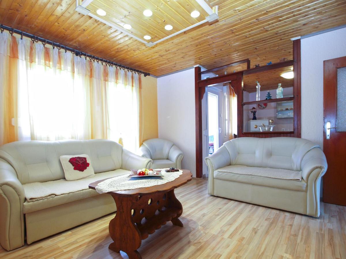 Apartment Nikica 782 พูลา ภายนอก รูปภาพ
